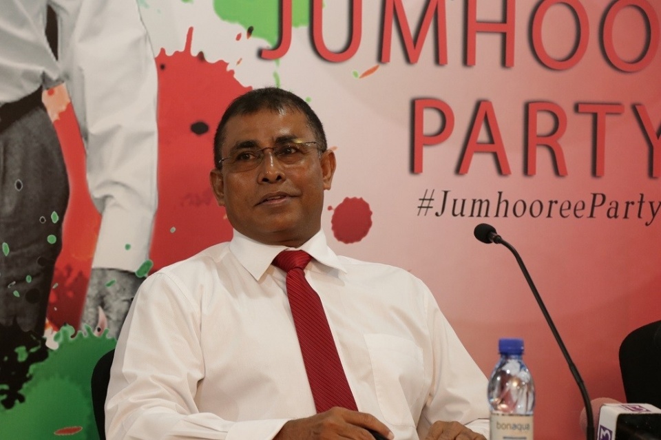 Raajjein Singapore ah kanda alhuvva safeerakah Dr. Mausoom