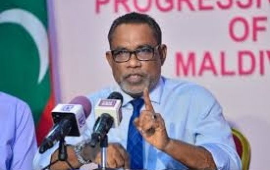 Yameen minivan kohdheyn edhi Adhurey raees aa bahdhalu kuravvaifi 