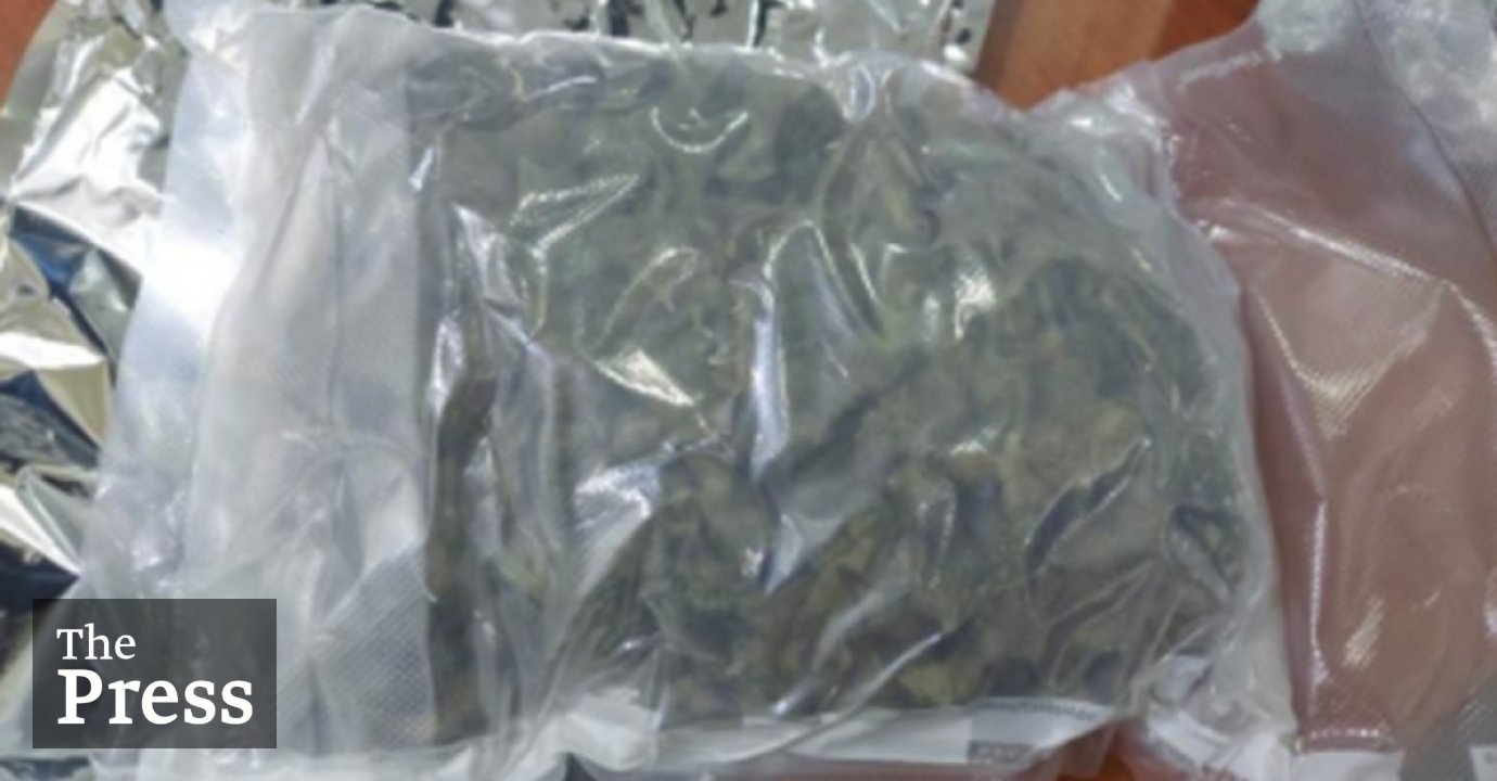Attempted Smuggling: Drugs worth MVR 800,000 seized | Byline.mv