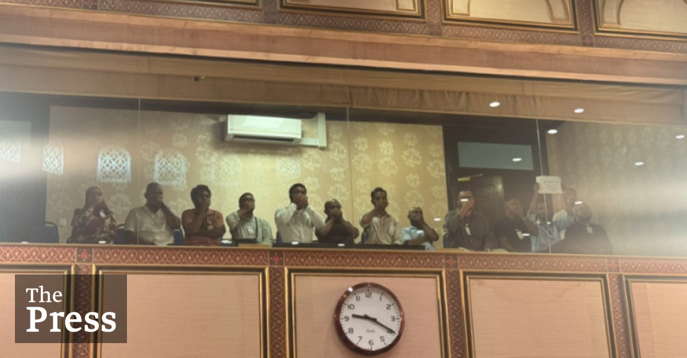 Parliament suspends session amid protest against media bill