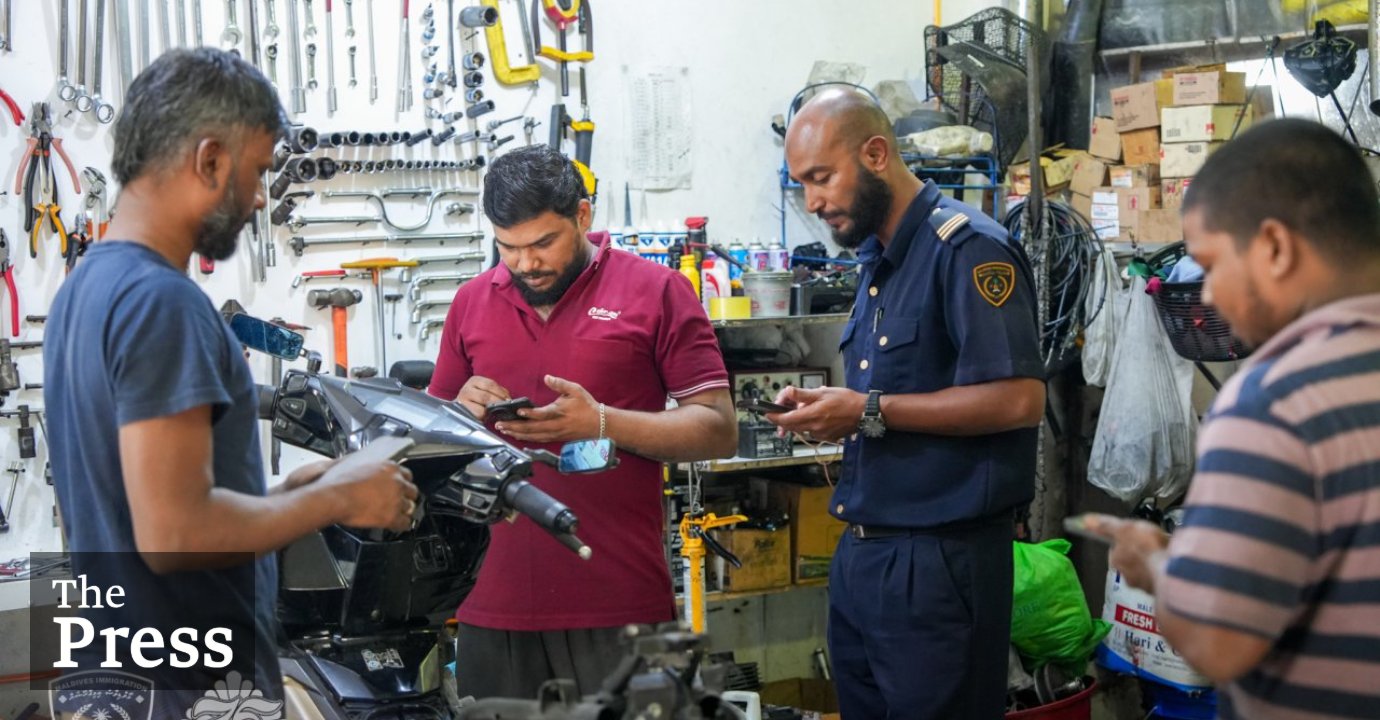 Foreigners arrested in an immigration raid in Male'