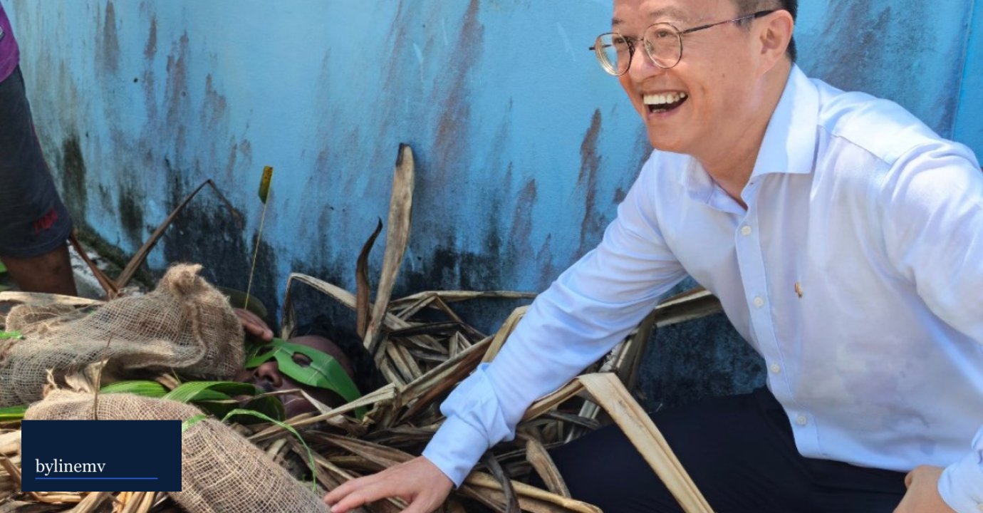 Chinese ambassador joins Eid celebrations in Kinbidhoo
