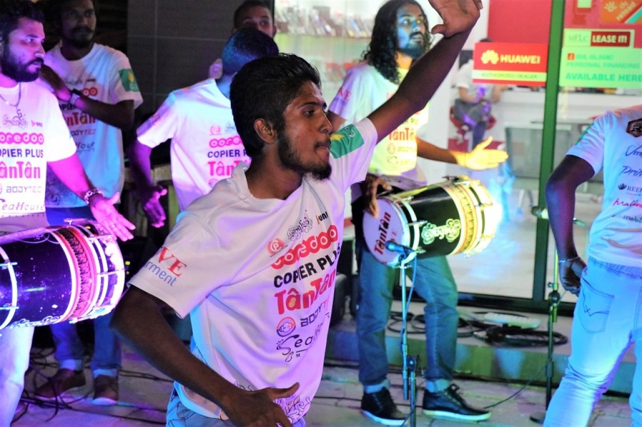 މެކްސްކޮމް އިން ނޯވާ 4 ލޯންކުރުން