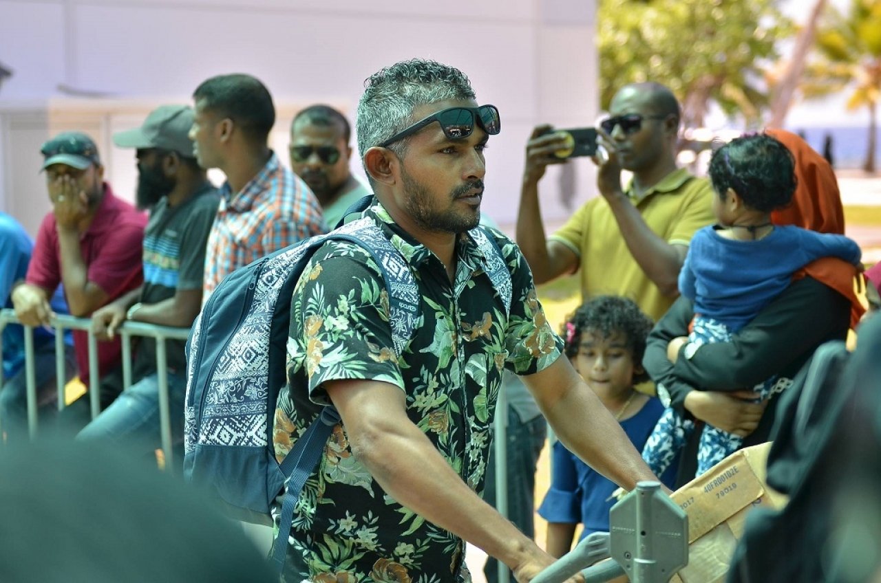 މައްސަލަ ދިމާވި މޯލްޑިވިއަންގެ ފްލައިޓް ކިއު2-118 ލޭންޑުކުރުން