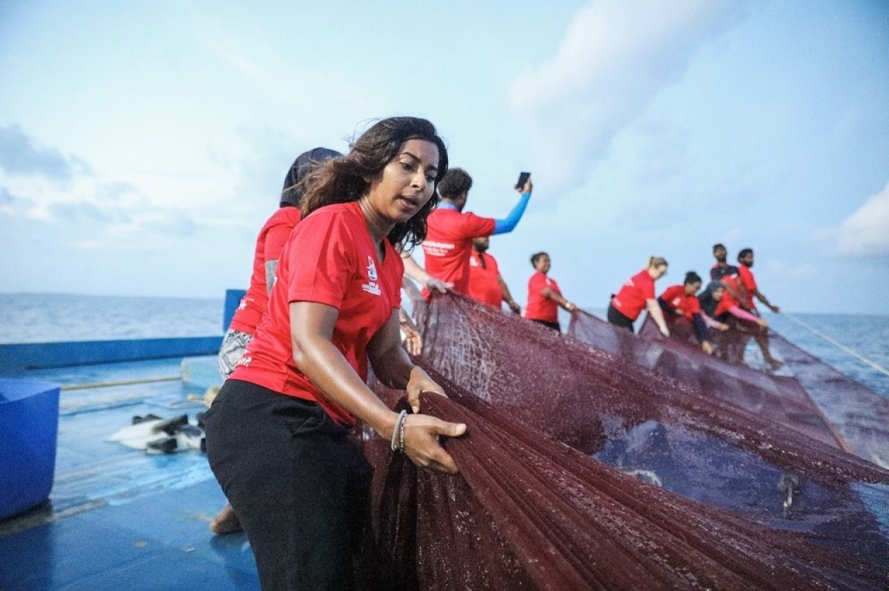 ބީއެމްއެލް އަންހެން ސްޓާފުން މަސްވެރިކަމަށް
