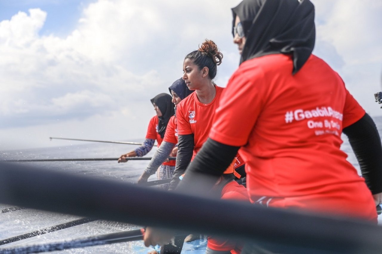 ބީއެމްއެލް އަންހެން ސްޓާފުން މަސްވެރިކަމަށް