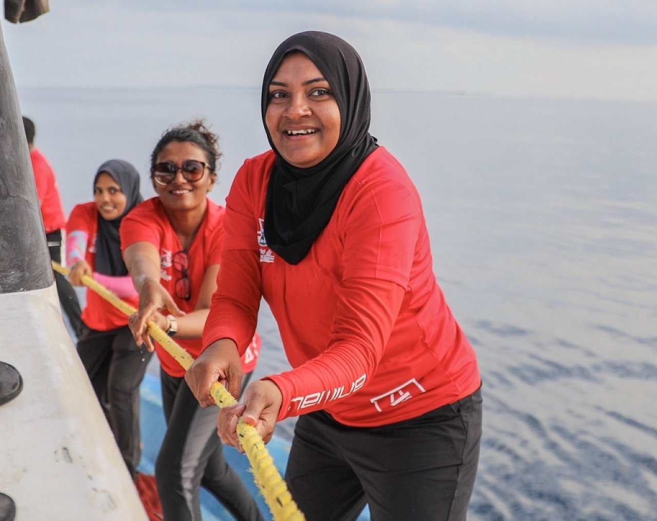 ބީއެމްއެލް އަންހެން ސްޓާފުން މަސްވެރިކަމަށް