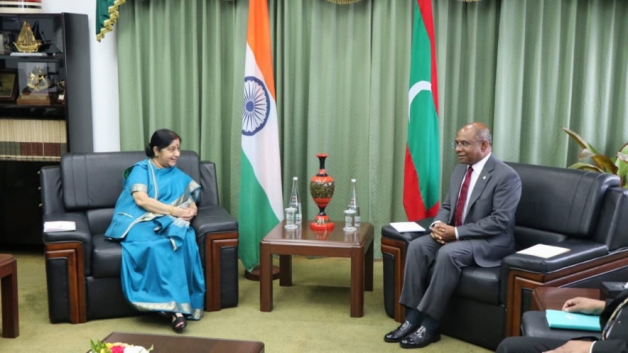 އިންޑިއާގެ ފޮރިން މިނިސްޓާ ސުޝްމާ ސްވަރާޖް ރާއްޖެއަށް ވަޑައިގަތުން