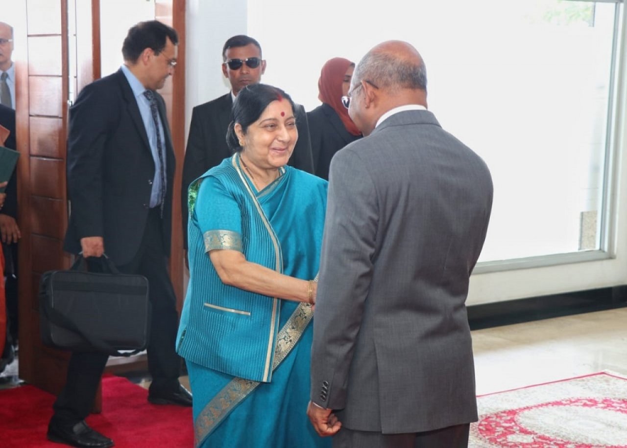 އިންޑިއާގެ ފޮރިން މިނިސްޓާ ސުޝްމާ ސްވަރާޖް ރާއްޖެއަށް ވަޑައިގަތުން