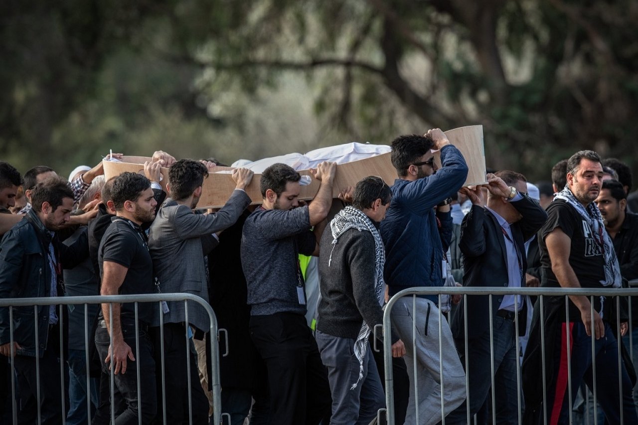 ކްރިސްޓްޗާޗުގައި ބޮޑު ޖަމާއަތުގައި ކުރެވުނު ހުކުރު ނަމާދު