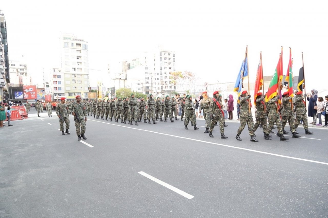 ރާއްޖޭގެ އަންހެން ސިފައިންގެ ޚިދުމަތަށް 30 އަހަރު ފުރުން ފާހަގަކުރުމަށް ބޭއްވި ޝަރަފުގެ ހިނގާލުން