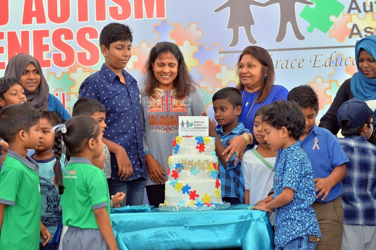 އޯޓިޒަމް ދުވަސް ފާހަގަކުރަން ބޭއްވި އާއިލީ ނާސްތާ