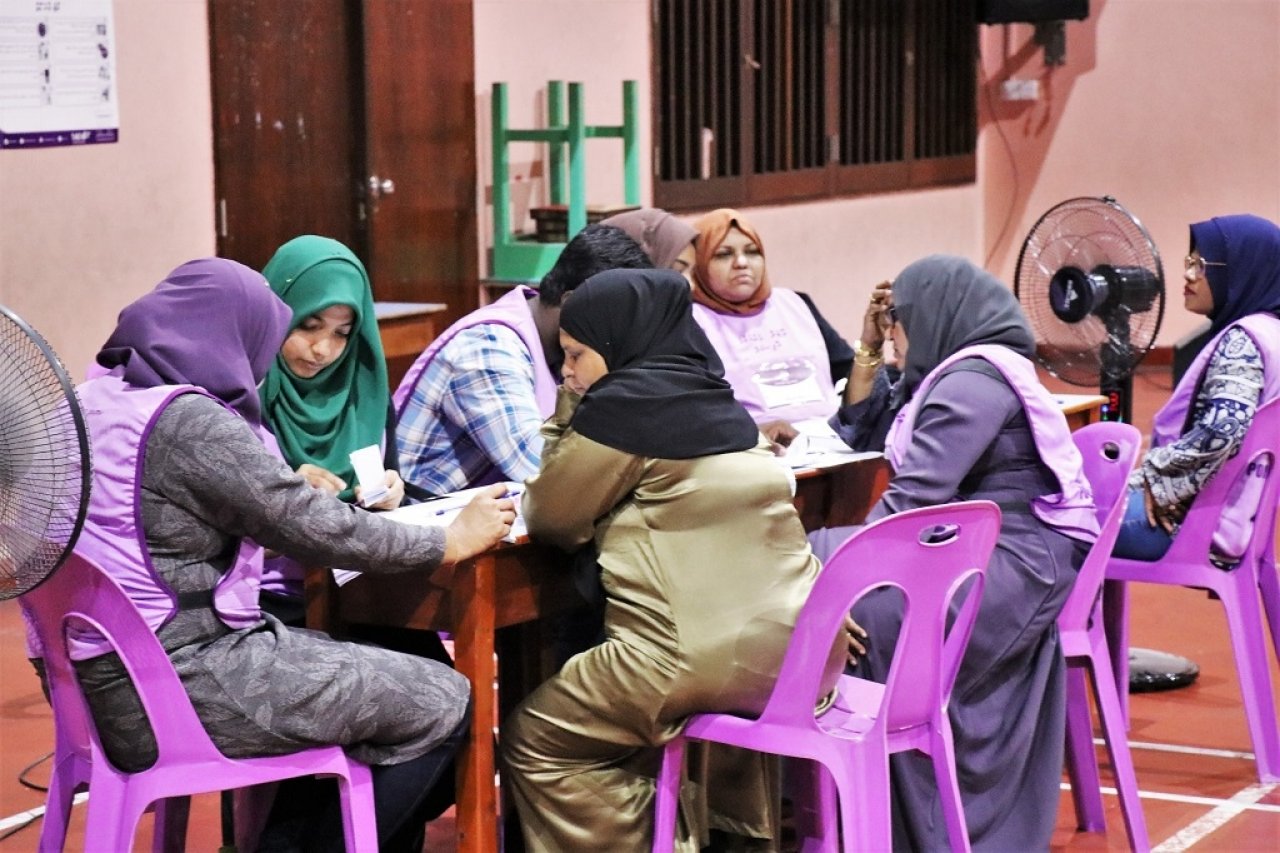 ފޮޓޯ: މަޖިލިސް އިންތިހާބުގެ ވޯޓު ގުނުން