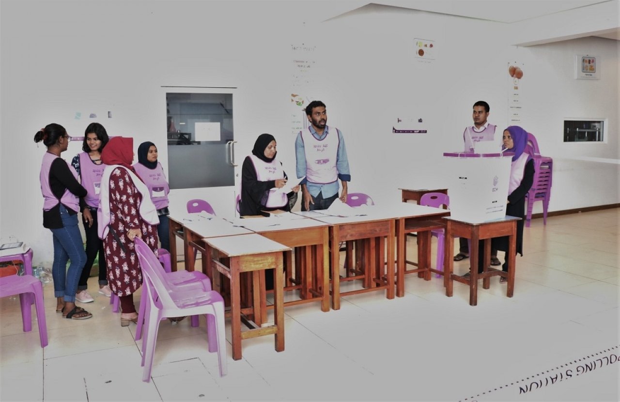 ފޮޓޯ: މަޖިލިސް އިންތިހާބުގެ ވޯޓު ގުނުން