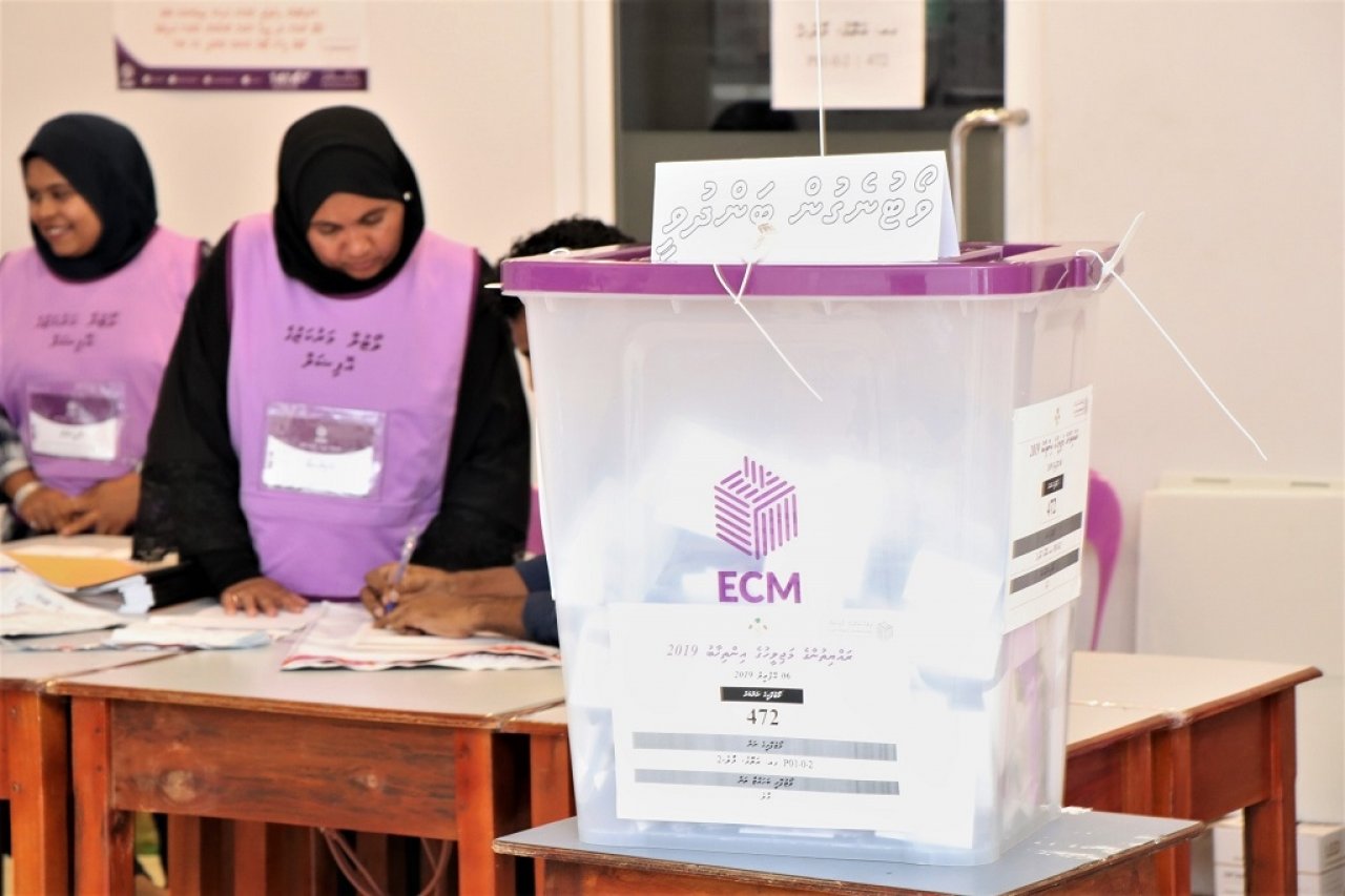 ފޮޓޯ: މަޖިލިސް އިންތިހާބުގެ ވޯޓު ގުނުން