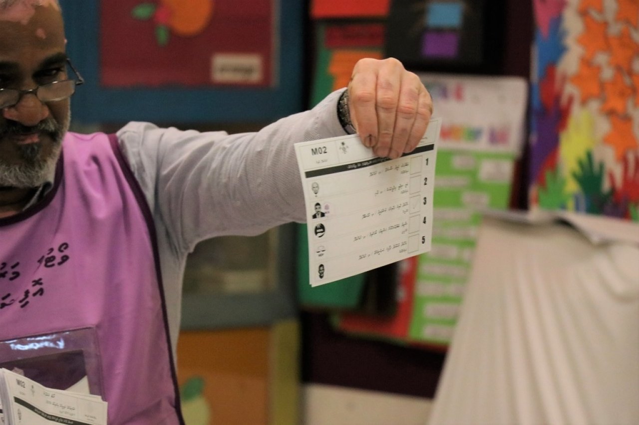 ފޮޓޯ: މަޖިލިސް އިންތިހާބުގެ ވޯޓު ގުނުން