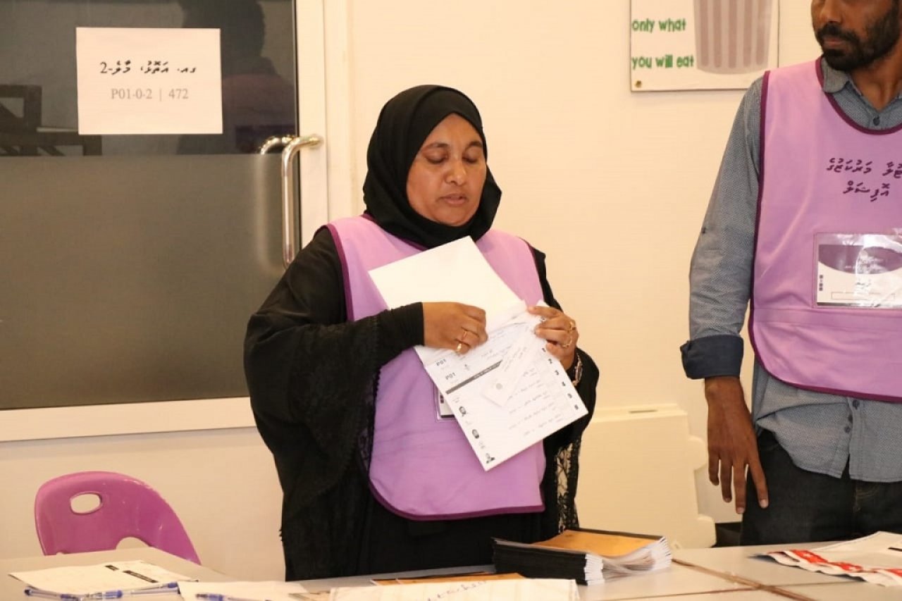 ފޮޓޯ: މަޖިލިސް އިންތިހާބުގެ ވޯޓު ގުނުން