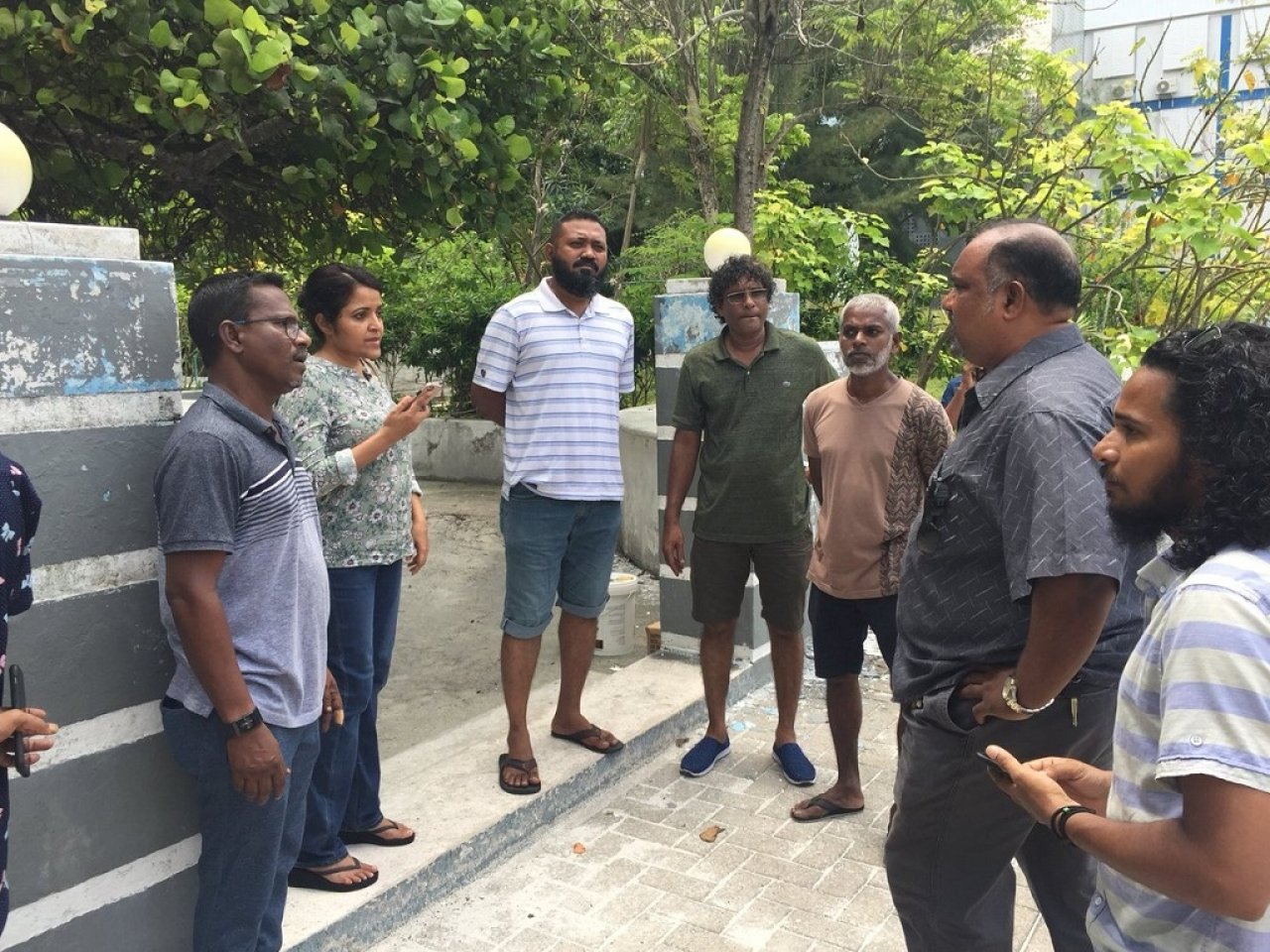 ރޯދައަށް ހުކުރު މިސްކިތް ޒީނަތްތެރިކުރުން