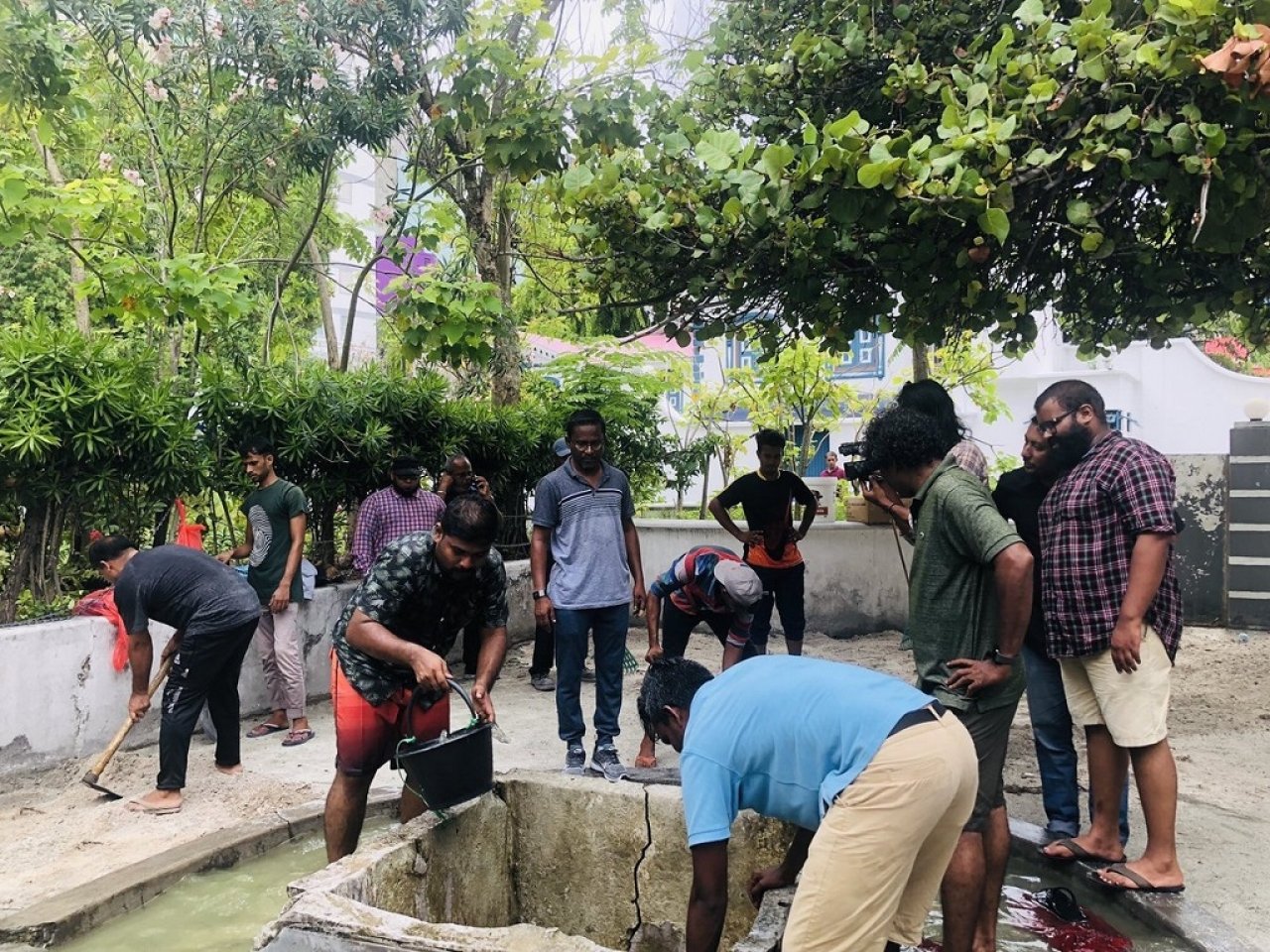 ރޯދައަށް ހުކުރު މިސްކިތް ޒީނަތްތެރިކުރުން