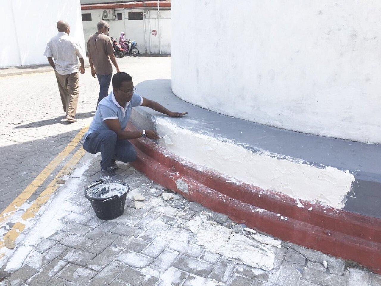 ރޯދައަށް ހުކުރު މިސްކިތް ޒީނަތްތެރިކުރުން