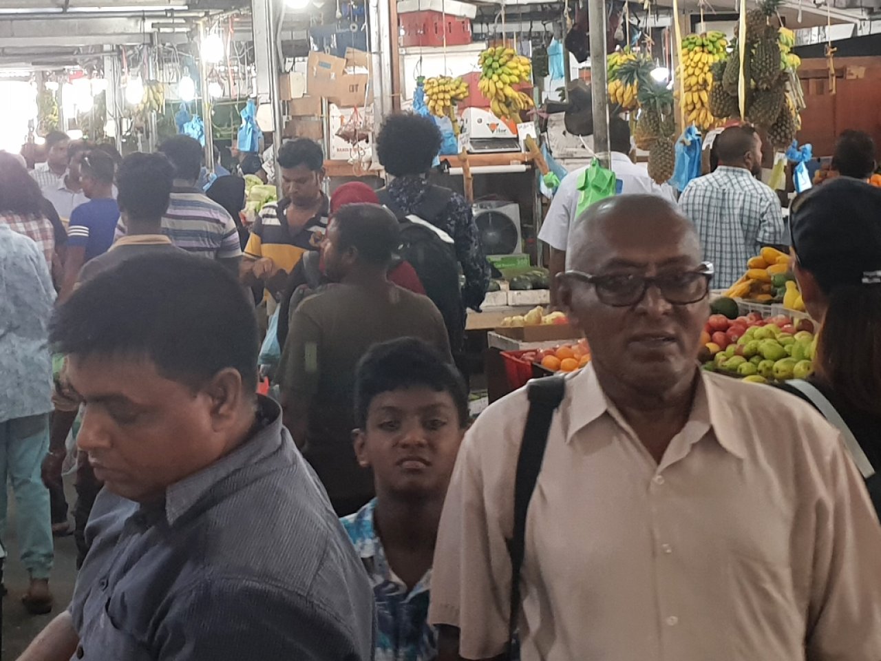 މާލޭ ލޯކަލް މާރުކޭޓު ރޯދައަށް ތައްޔާރު ވެފައި