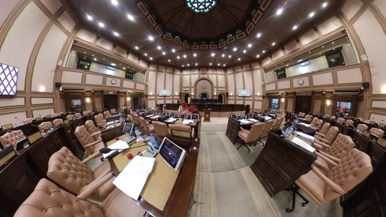 19 ވަނަ މަޖިލިސް ހުވާކުރެއްވުމާއި ފުރަތަމަ ޖަލްސާ