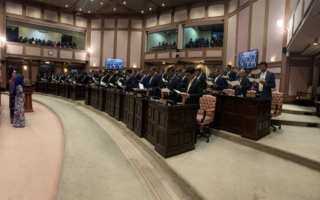 19 ވަނަ މަޖިލިސް ހުވާކުރެއްވުމާއި ފުރަތަމަ ޖަލްސާ