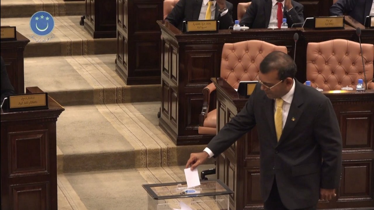 19 ވަނަ މަޖިލިސް ހުވާކުރެއްވުމާއި ފުރަތަމަ ޖަލްސާ