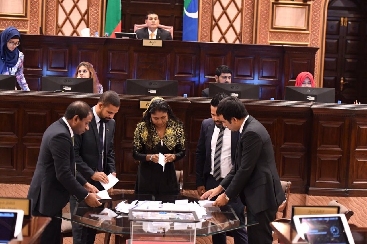 19 ވަނަ މަޖިލިސް ހުވާކުރެއްވުމާއި ފުރަތަމަ ޖަލްސާ