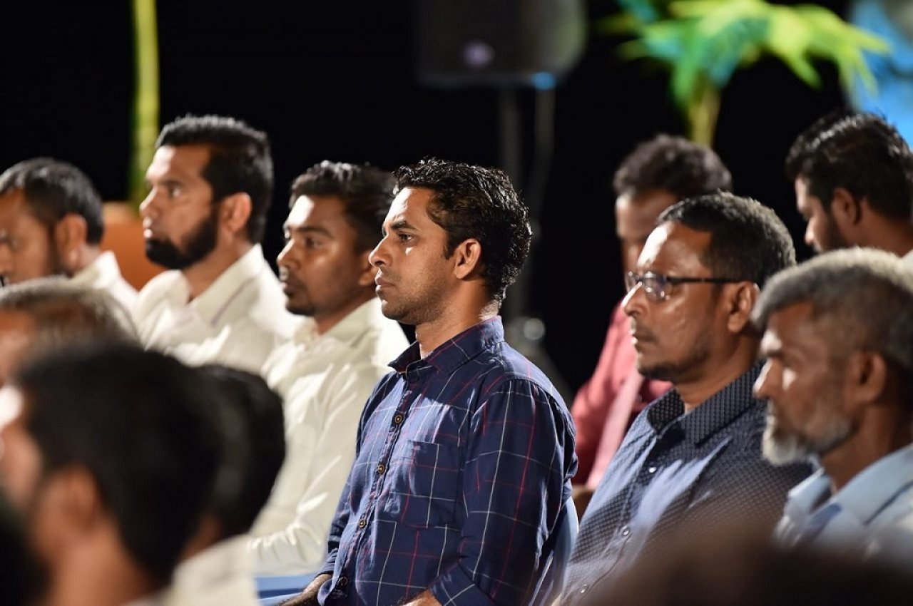 މަސްވެރިންނާއެކު ބޭއްވި ޖަޒީރާ ހޮޅުއަށި