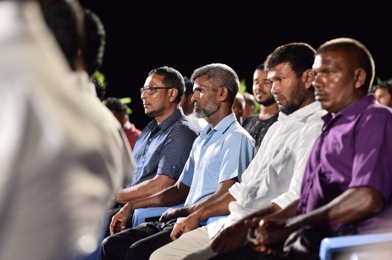 މަސްވެރިންނާއެކު ބޭއްވި ޖަޒީރާ ހޮޅުއަށި