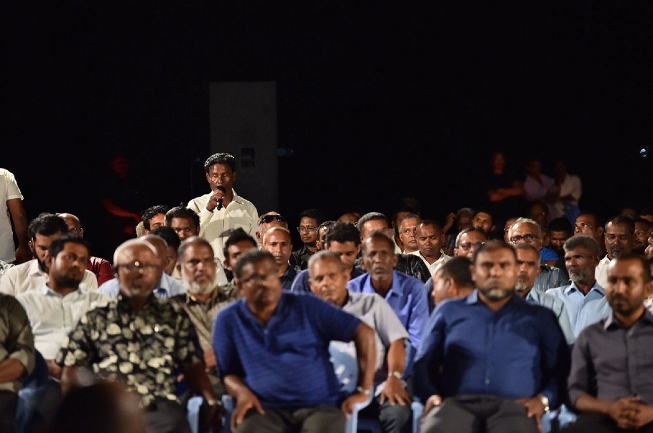 މަސްވެރިންނާއެކު ބޭއްވި ޖަޒީރާ ހޮޅުއަށި