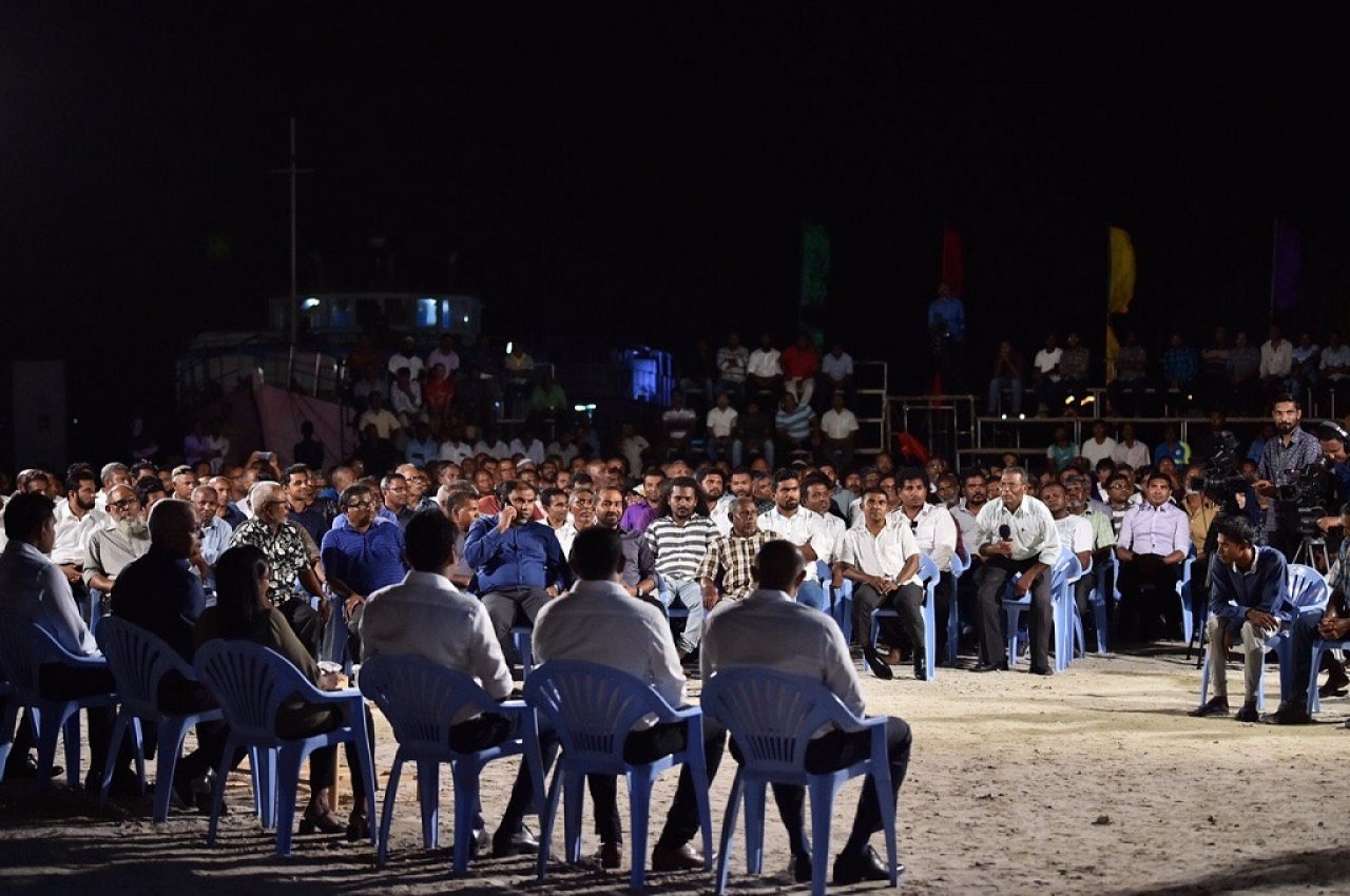 މަސްވެރިންނާއެކު ބޭއްވި ޖަޒީރާ ހޮޅުއަށި