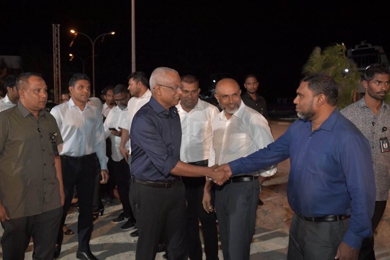 މަސްވެރިންނާއެކު ބޭއްވި ޖަޒީރާ ހޮޅުއަށި