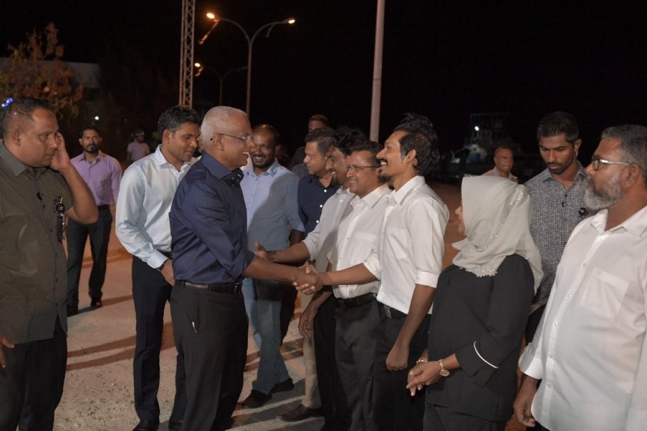 މަސްވެރިންނާއެކު ބޭއްވި ޖަޒީރާ ހޮޅުއަށި