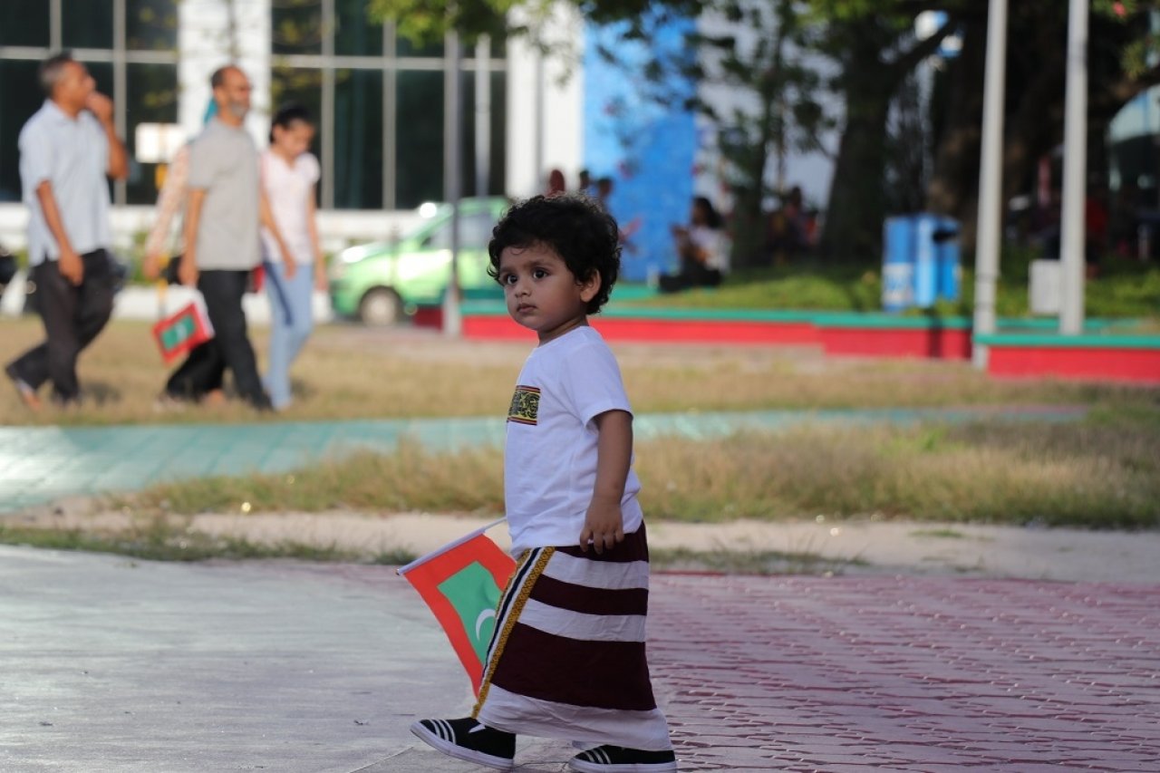 ބައިނަލްއަގްވާމީ ރަހްމަތްތެރިންގެ ދުވަސް ފާހަގަ ކުރުން