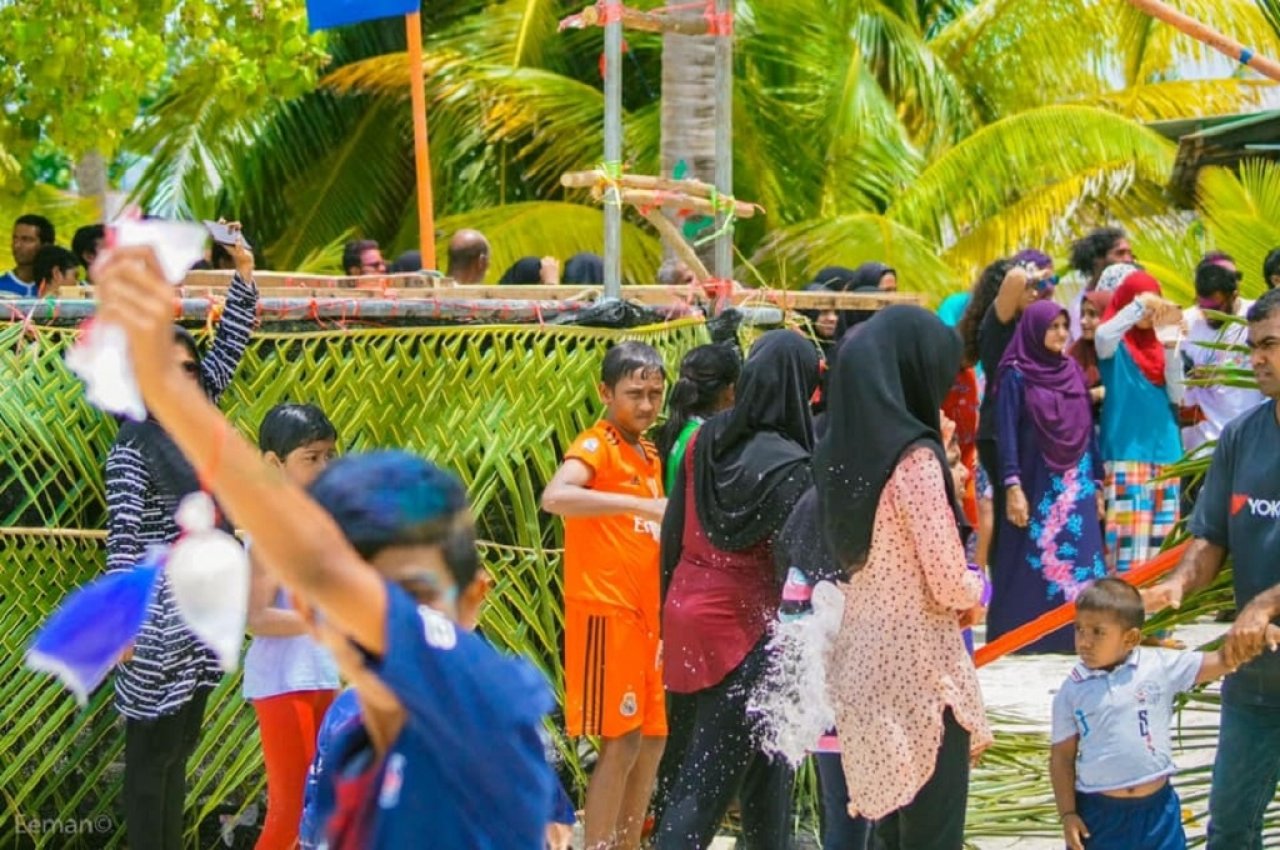 އަޟްހާ އީދު ރ. މީދޫ އިން: ވަރަށް ވެސް ތަފާތު