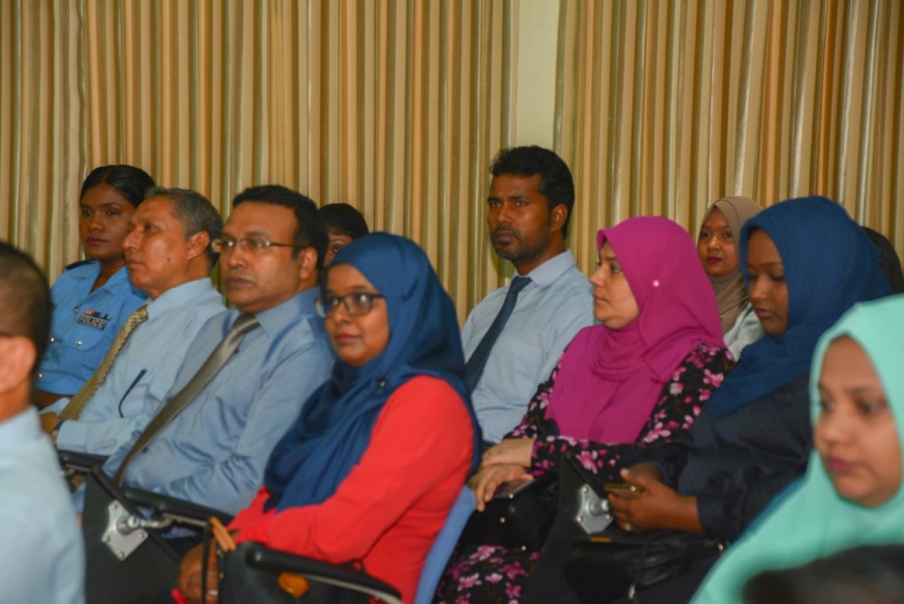 ސައިރިސް ކޮލެޖުގެ ބެޗްލާސް އޮފް ސައިކޮލަޖީ ލޯންޗު ކުރުން