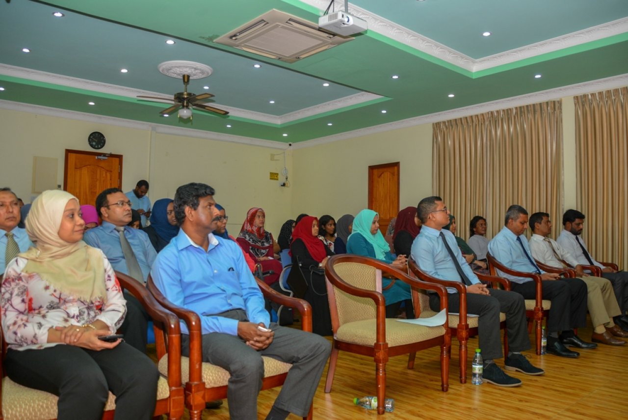 ސައިރިސް ކޮލެޖުގެ ބެޗްލާސް އޮފް ސައިކޮލަޖީ ލޯންޗު ކުރުން