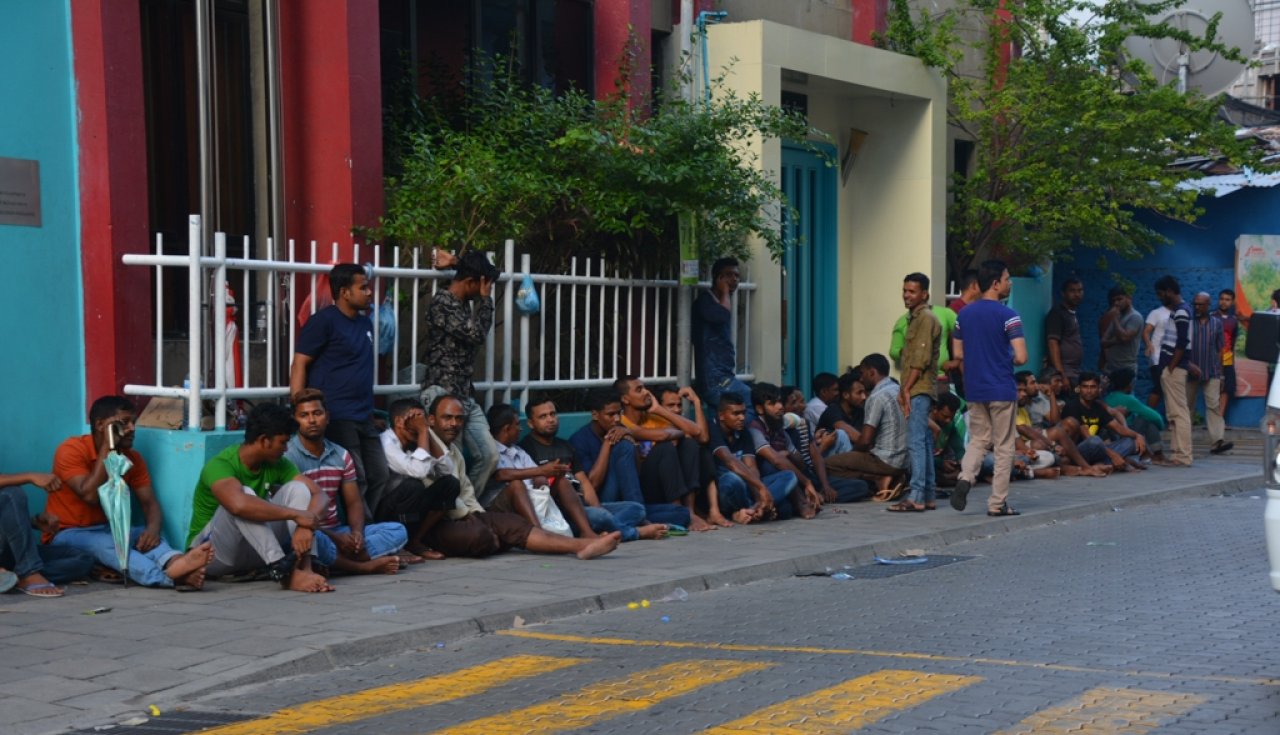 ގަވާއިދާ ހިލާފަށް އުޅޭ ބިދޭސީން ރަޖިސްޓަރީ ވުމަށް ހިންގާ ރެގިއުލޭޝަން ޕްރޮގްރާމް