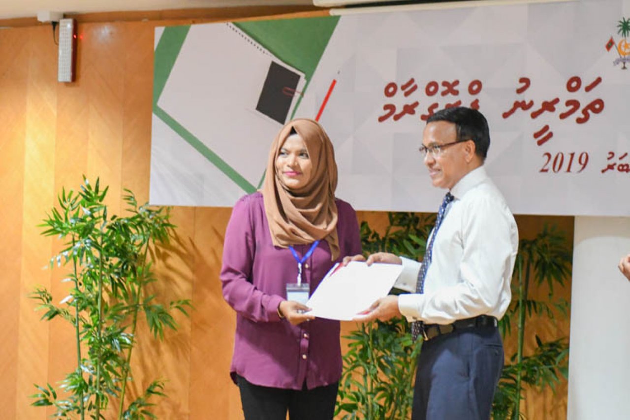 ކޯޓު އޮފިސަރުންގެ ތަމްރީނު ޕްރޮގްރާމް ނިންމުން