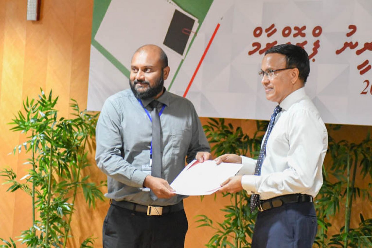 ކޯޓު އޮފިސަރުންގެ ތަމްރީނު ޕްރޮގްރާމް ނިންމުން