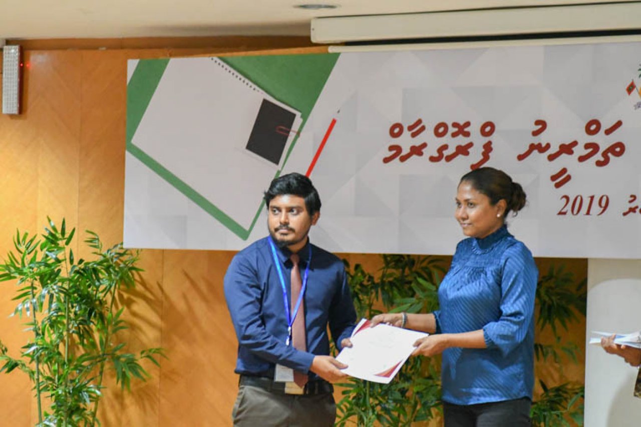 ކޯޓު އޮފިސަރުންގެ ތަމްރީނު ޕްރޮގްރާމް ނިންމުން