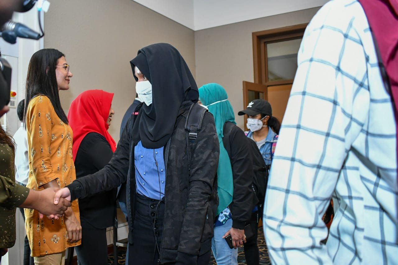  ވޫހާންގައި ތިބި 7 ދިވެހިން ރާއްޖެ ގެނައުން