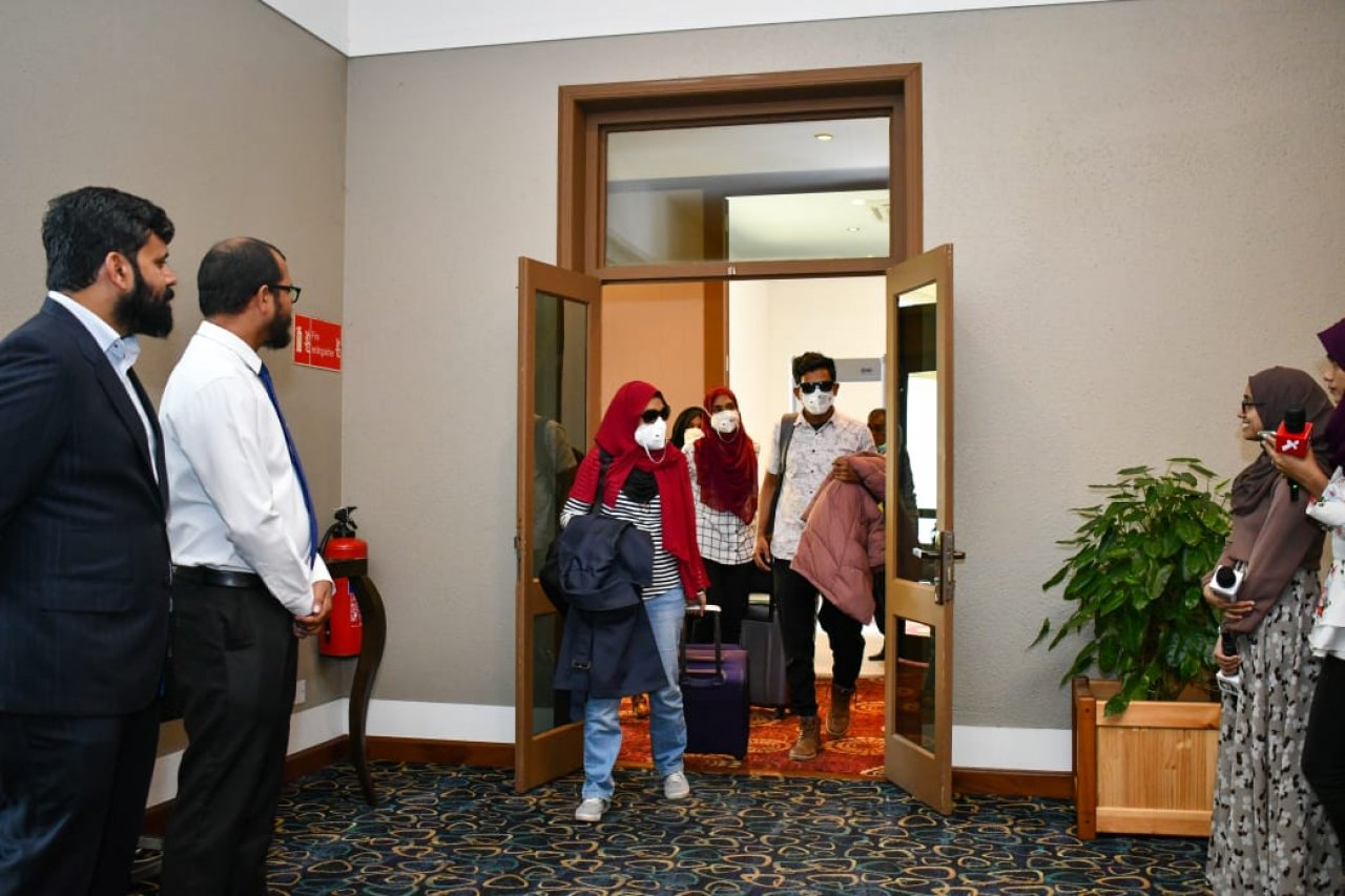  ވޫހާންގައި ތިބި 7 ދިވެހިން ރާއްޖެ ގެނައުން