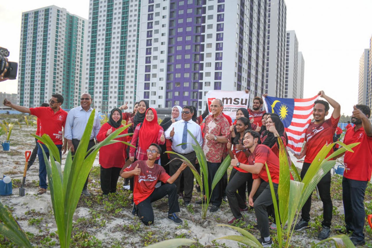 ޓްރެޝާ ދަ ޓްރީސް: ސައިރިކްސް ކޮލެޖުން ހުޅުމާލެ ފޭސް 2 ގައި ގަސް އިންދައިފި