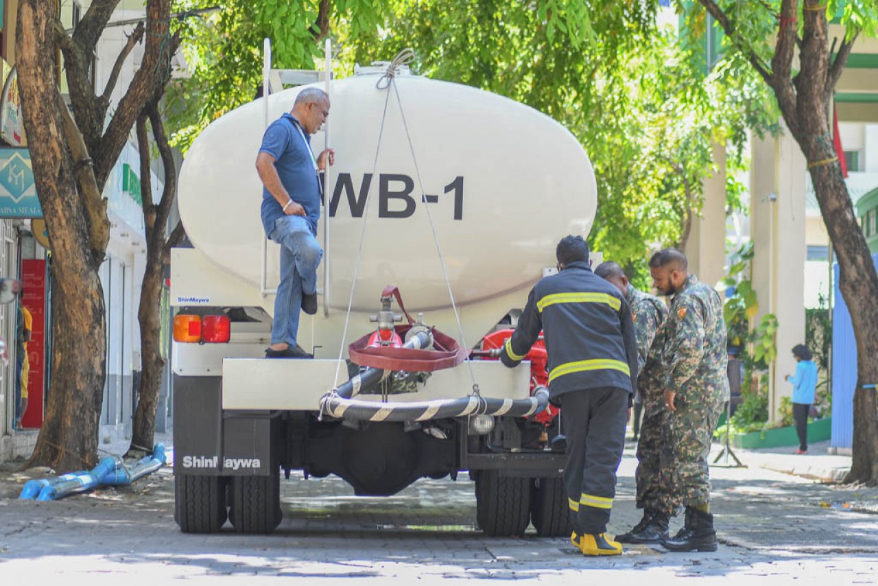  މާލޭގެ މަގުތައް ޑިސްއިންފެކްޓް ކުރަން ފަށައިފި