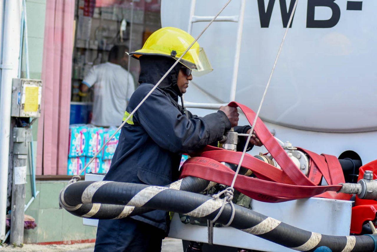  މާލޭގެ މަގުތައް ޑިސްއިންފެކްޓް ކުރަން ފަށައިފި