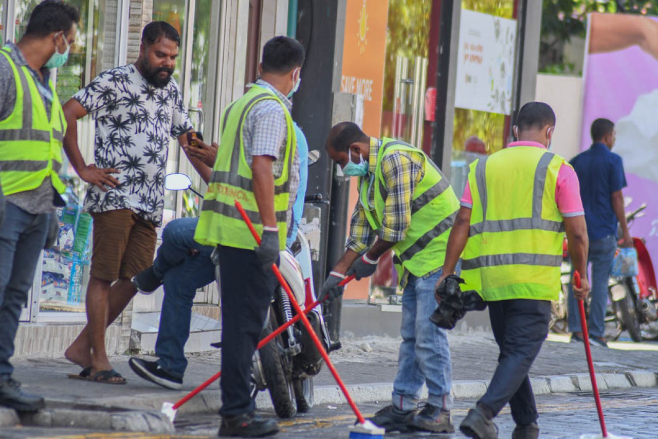  މާލޭގެ މަގުތައް ޑިސްއިންފެކްޓް ކުރަން ފަށައިފި