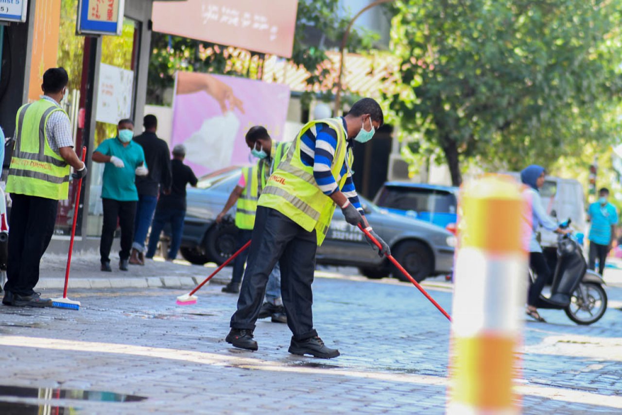  މާލޭގެ މަގުތައް ޑިސްއިންފެކްޓް ކުރަން ފަށައިފި